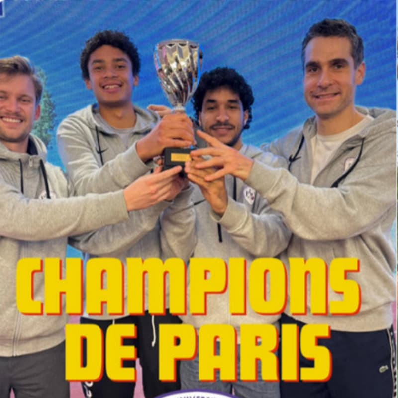 Champions de Paris : l'équipe soulève le trophée